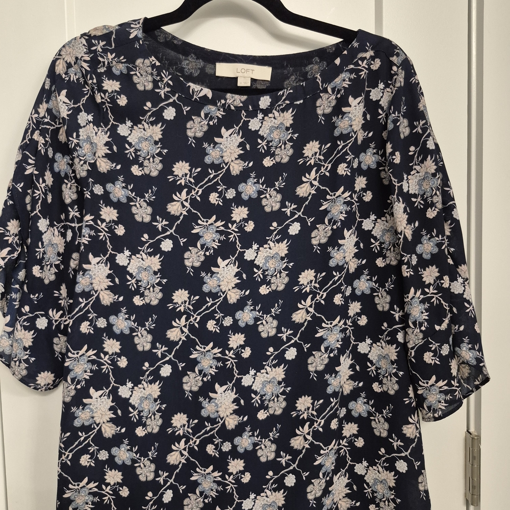 LOFT Floral Navy Blue Women's Top